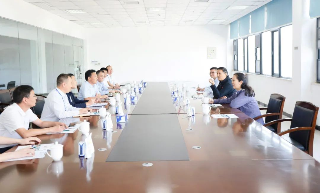 快樂(lè)過(guò)“雙節(jié)”，安全不放假｜河南農(nóng)投集團(tuán)黨委書(shū)記、董事長(zhǎng)李曉寰一行蒞臨花花牛乳業(yè)集團(tuán)開(kāi)展“雙節(jié)”安全生產(chǎn)大檢查活動(dòng)并慰問(wèn)一線職工、