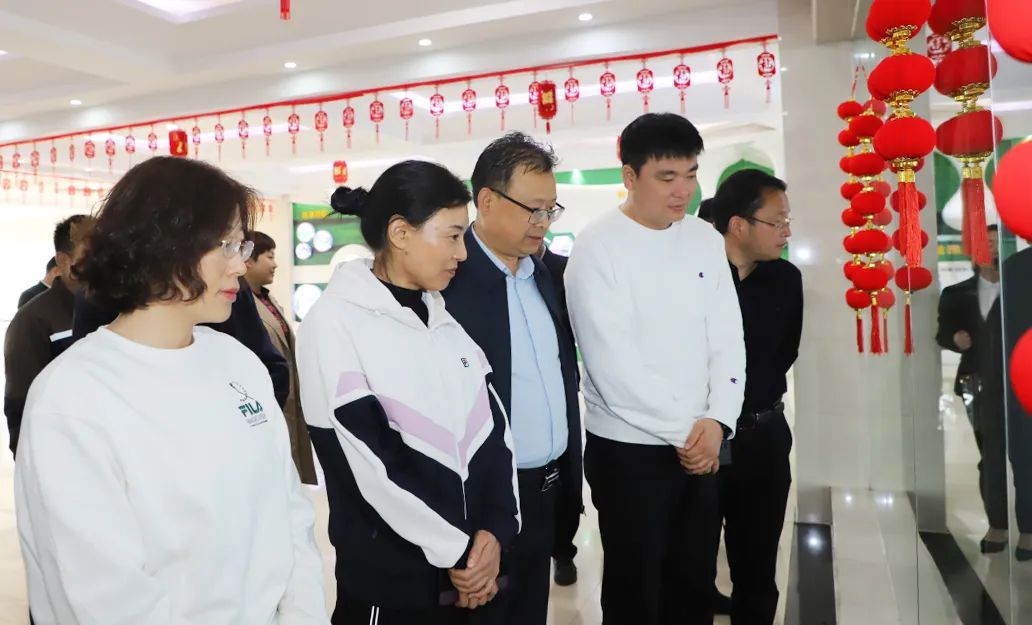 花花牛丨駐馬店市遂平縣政協(xié)黨組書記、主席張衛(wèi)東一行蒞臨花花牛魯山瑞亞牧場參觀