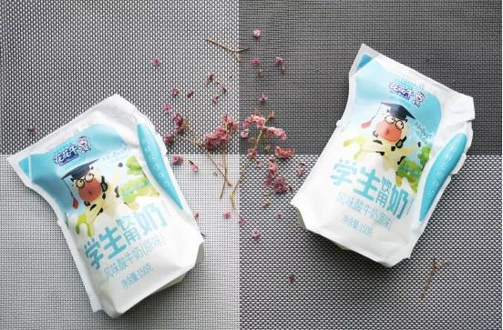花花牛首款愛克林低溫學(xué)生飲用酸牛奶上市啦?。?！