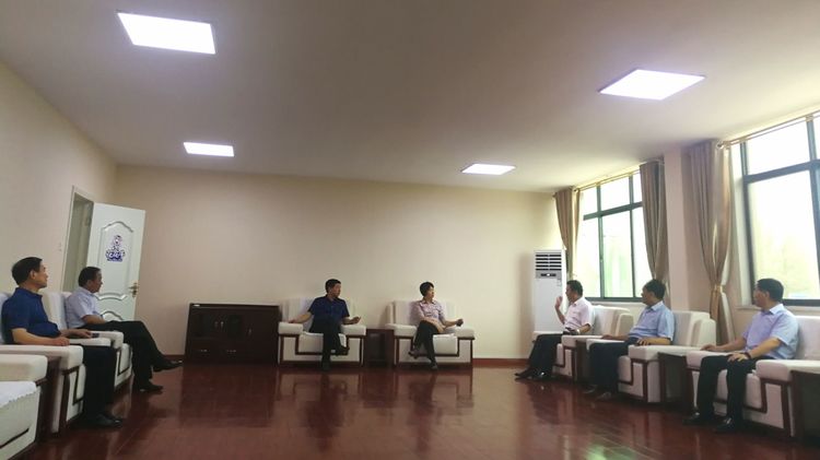 駐馬店市委常委、統(tǒng)戰(zhàn)部長(zhǎng)姚新文 蒞臨花花牛乳業(yè)集團(tuán)總部調(diào)研