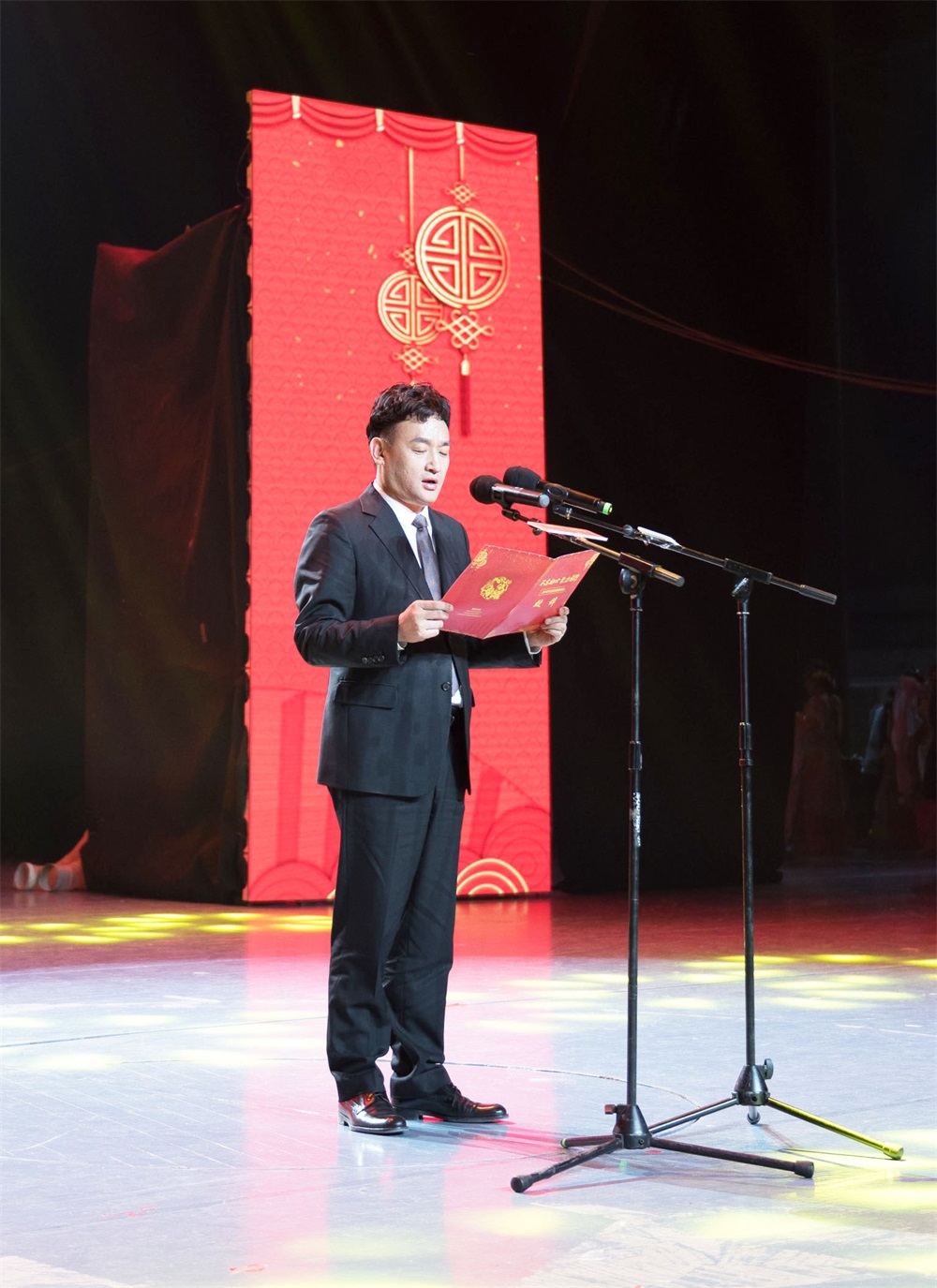 “不忘初心、聚力前行” 花花牛集團(tuán)2018迎新春聯(lián)歡會(huì)隆重舉行