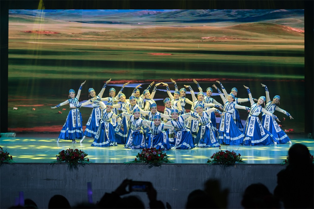 “不忘初心、聚力前行” 花花牛集團(tuán)2018迎新春聯(lián)歡會(huì)隆重舉行