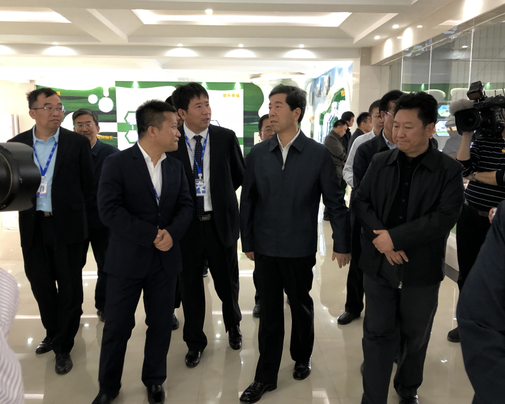 河南省委副書記、省長陳潤兒一行蒞臨 花花牛集團(tuán)魯山瑞亞牧業(yè)有限公司視察調(diào)研